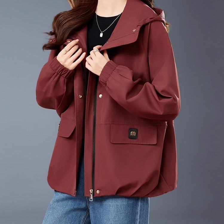 Kratka jakna s kapuljačom za žene – poliester, zatvarač, široka kroj, dugi rukavi, jesen 2025