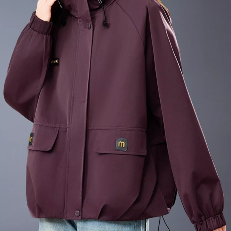 Kratka jakna s kapuljačom za žene – poliester, zatvarač, široka kroj, dugi rukavi, jesen 2025