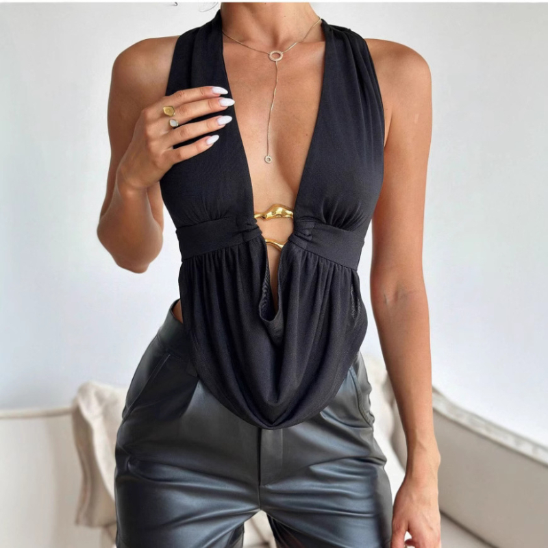Halter top, kratka duljina, jednobojni uzorak, poliester-spandeks smjesa 90–95%, ljeto 2025