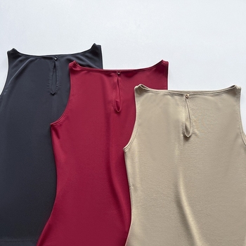 Ženski top bez rukava, slim fit, bez naramenica, viskoza 70–80%, visoka elastičnost, gradski stil