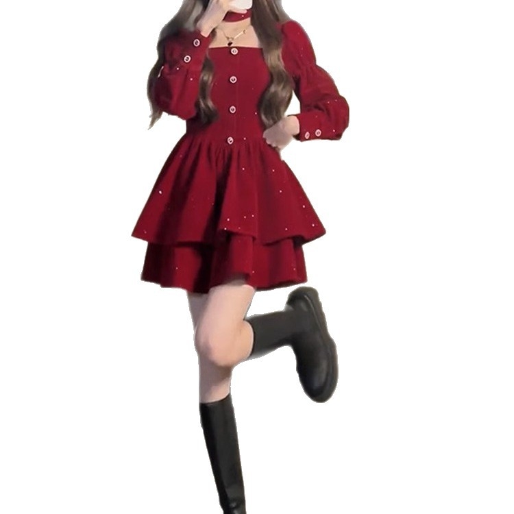 Ruha pántos fazonú, egyszínű Poliészter, hosszú szoknya, középmagas derék, rövid ujju