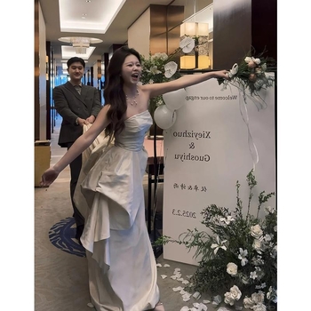 Váll nélküli estélyi ruha csőnyakú kivágással, ujjatlan, derék középső, hosszú, földig érő, poliészter