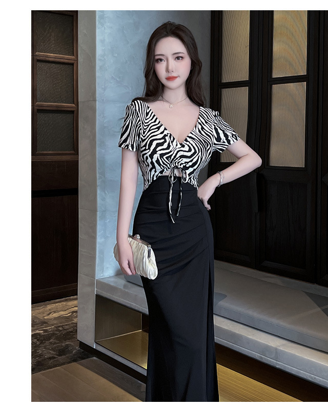 Leopárd mintás estélyi ruha, V-nyakú, karcsúsított, hosszú, poliészter; őszi 2024; nőknek