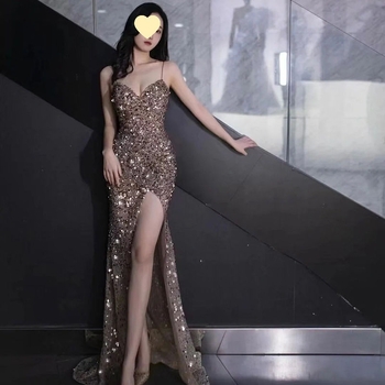 Csillogó flitteres estéruha, chenille anyag spandex-szel, ujjatlan, hosszú szoknya, 2025 tavasz