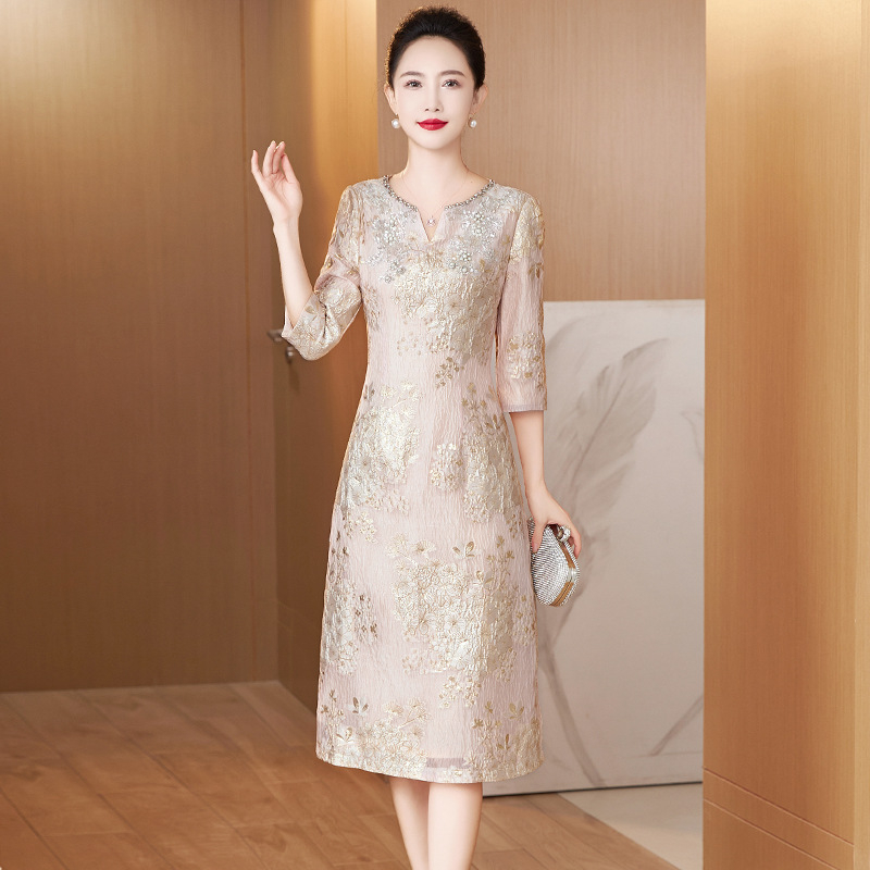 Κεντημένο πολυεστερικό φόρεμα σε Α-γραμμή, στρογγυλός λαιμός, μανίκια 3/4