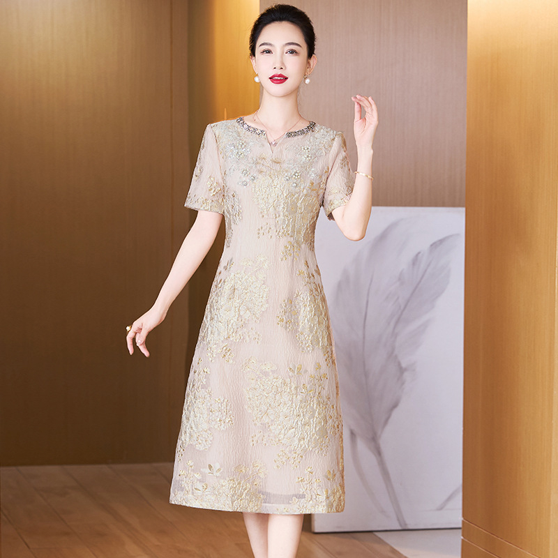 Κεντημένο πολυεστερικό φόρεμα σε Α-γραμμή, στρογγυλός λαιμός, μανίκια 3/4