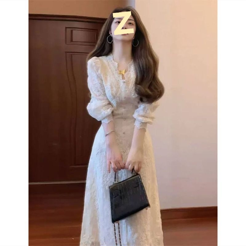 Csipke hímzéses ruha velúr béléssel, félhosszú, V-nyakú, hosszú ujjú, irodalmi retro stílusú, tavasz 2025