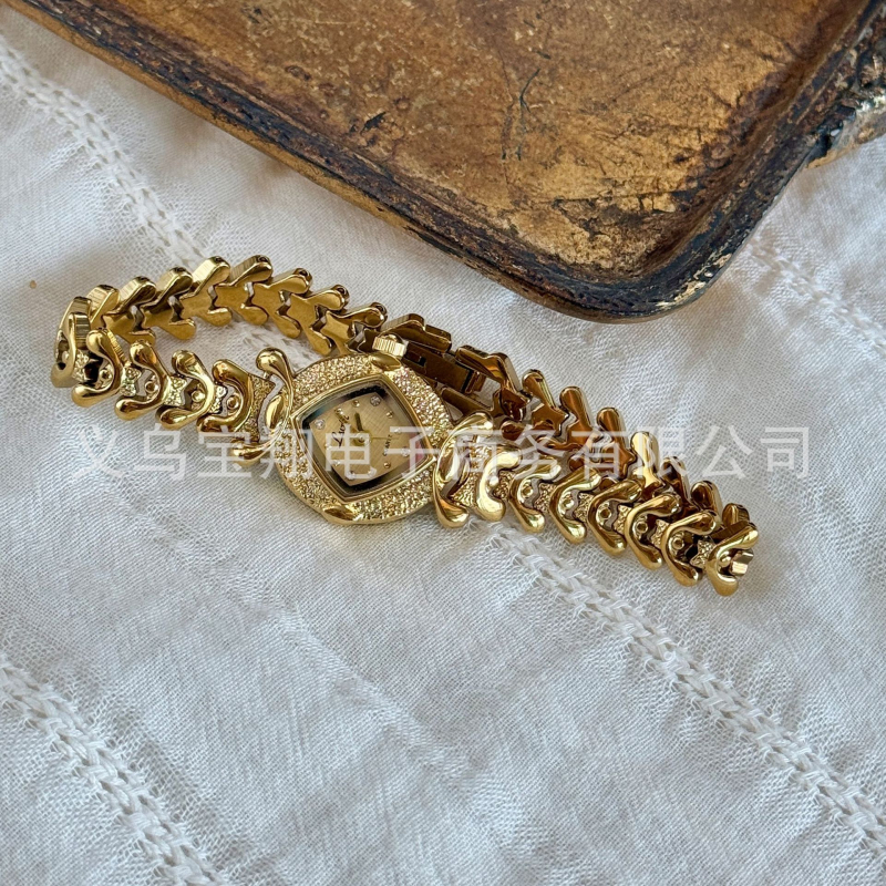 LSVTR női kvarc karóra rombusz alakú számlappal, fémből készült tokkal, 30M vízállósággal