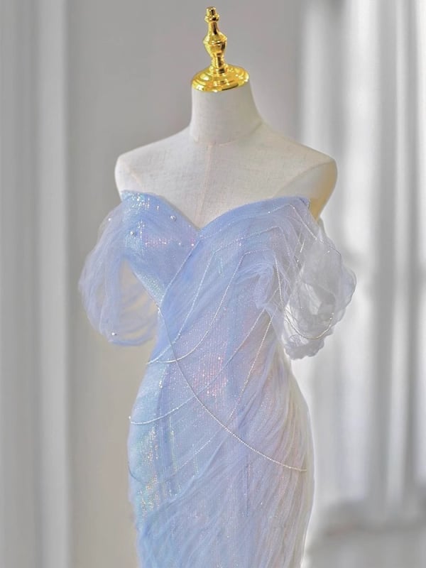 Csipkés estélyi ruha, A-vonalú sziluett, magas derék, 3/4-es ujjú, hosszú szoknya