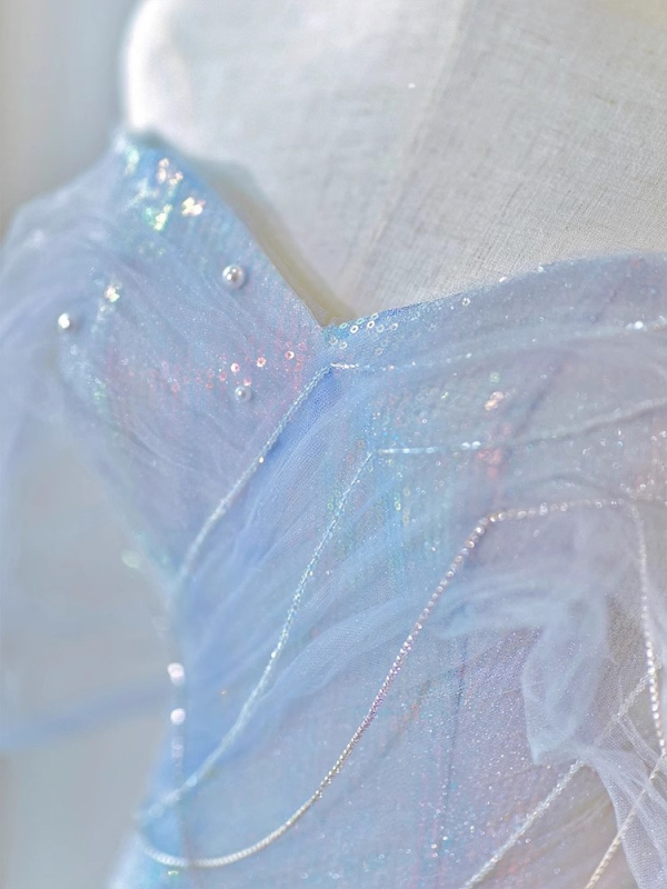 Csipkés estélyi ruha, A-vonalú sziluett, magas derék, 3/4-es ujjú, hosszú szoknya