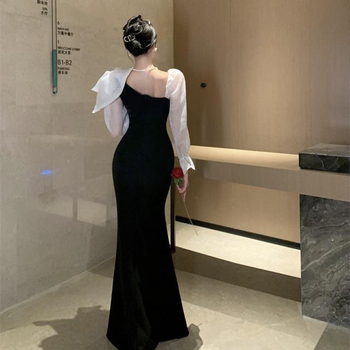 Egyvállas estélyi ruha, hosszú ujjú, karcsúsított szabás, hosszú szoknyával - velúr-poliészter keverék anyag, poliészter 95%+