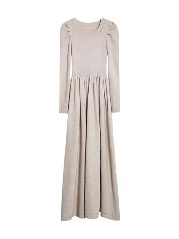 Πλεκτό φόρεμα σε γραμμή Α με μακριά μανίκια και στρογγυλό λαιμό, ελαστική μέση. Ύφασμα: ακρυλικό; βασικό περιεχόμενο 50–70% πολυεστέρα.