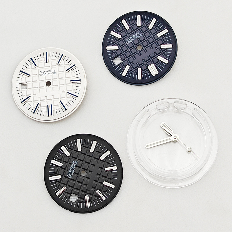 Pulksteņa cipferu komplekts ar iekšējo ēnas gredzenu, baton rokas un luminescējošiem indikatoriem; 50 gab.; 2024. gada vasara