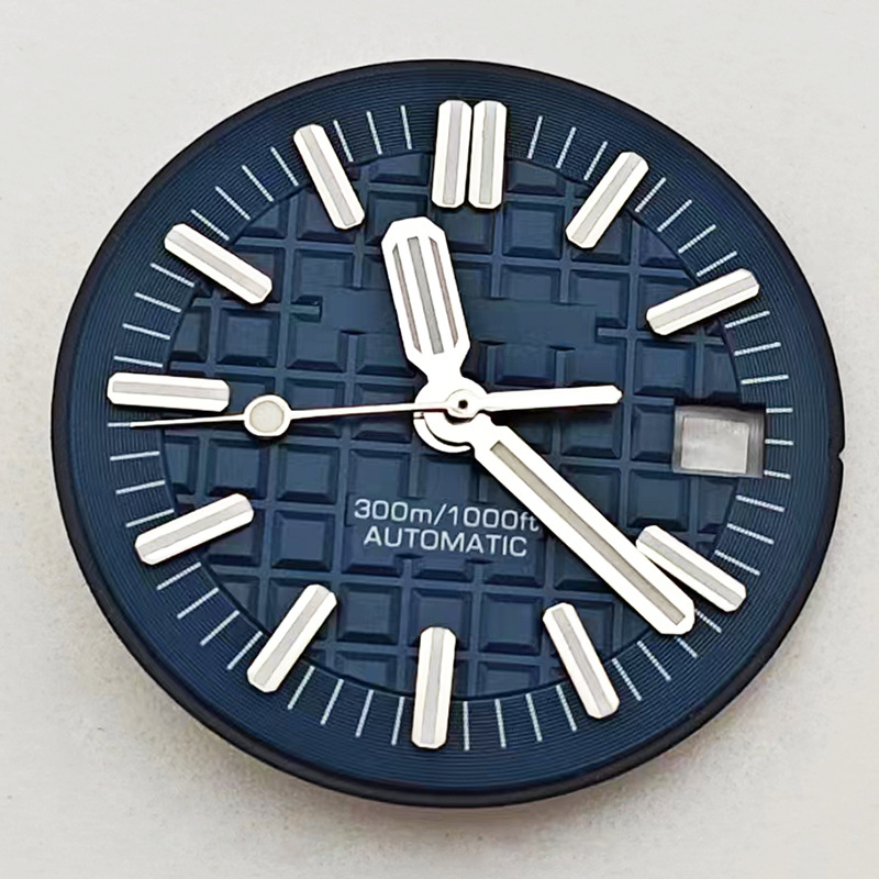 Pulksteņa cipferu komplekts ar iekšējo ēnas gredzenu, baton rokas un luminescējošiem indikatoriem; 50 gab.; 2024. gada vasara