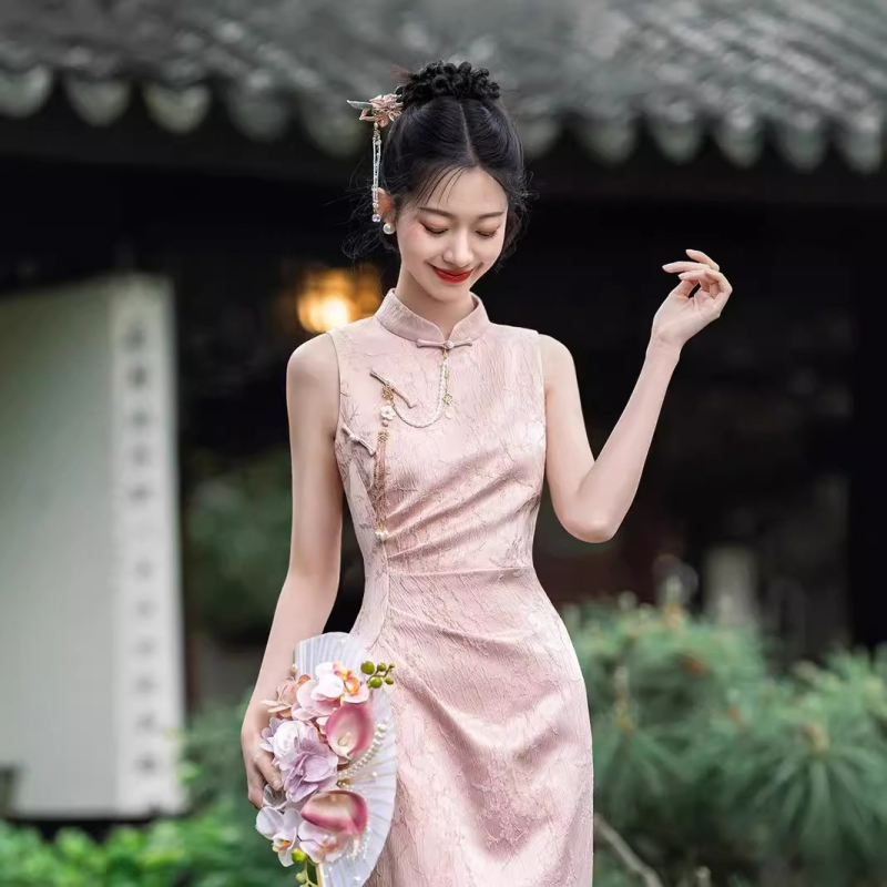 Qipao vjenčana haljina, poliester 70–80%, A-linijski kroj, bez rukava, duga suknja, visok struk