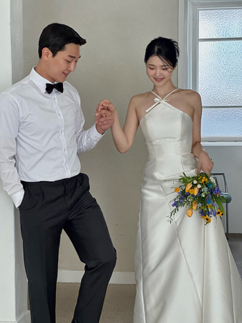 Korejski stil lagane svadbene haljine s halter-neck izrezom, bez rukava, A-linije silueta, visokim strukom