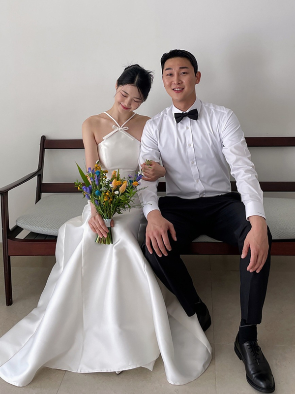 Korejski stil lagane svadbene haljine s halter-neck izrezom, bez rukava, A-linije silueta, visokim strukom