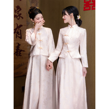 Līgavu divdaļīga kleita ķīniešu stilā, divi gabali, garas piedurknes, vidukļa līnija, vasara 2025, retro un svaigs-salds siluets, poliesters ar kazas ādas akcentiem