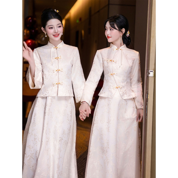 Līgavu divdaļīga kleita ķīniešu stilā, divi gabali, garas piedurknes, vidukļa līnija, vasara 2025, retro un svaigs-salds siluets, poliesters ar kazas ādas akcentiem