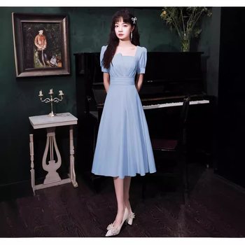 Formális ruha mély V-nyakkal, puffos rövid ujjú, midi szoknya, derék középső, 3D szabás