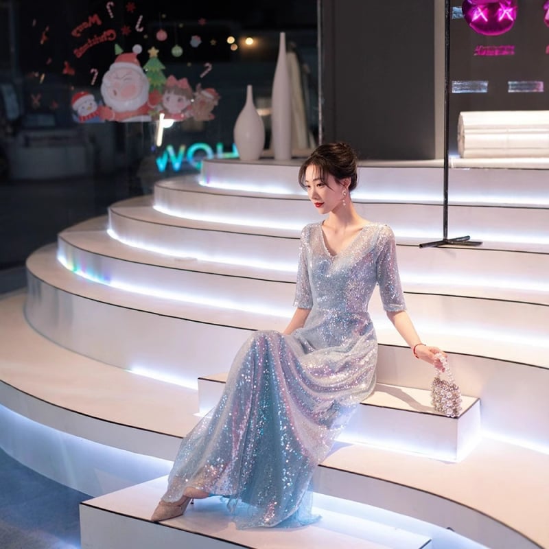 Βραδινό φόρεμα με πάνελ παγιέτες, βαθύ V-ντεκολτέ, μακρύ σιλουέτα Α-γραμμής, μέση