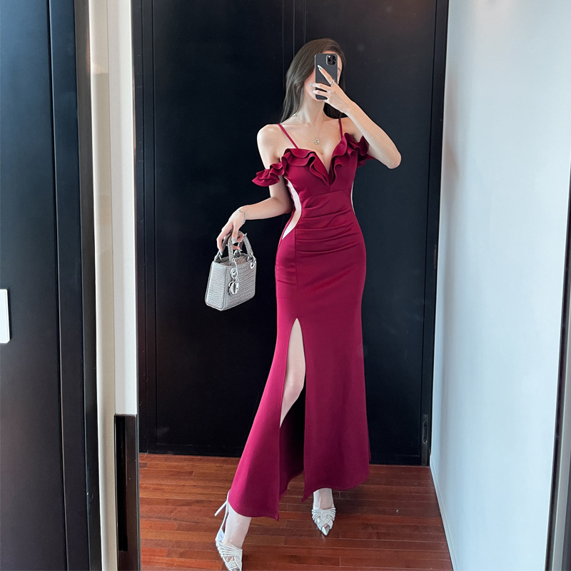 Garā kleita poliestera-elastāna maisījumā, vienkrāsaina, V-veida izgriezums, bez piedurknēm, augsts viduklis