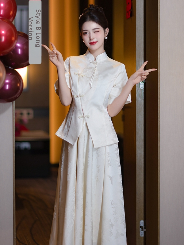 Kumābes kāzu kleita ar mežģīnēm, Ķīniešu stila divdaļīgs komplekts, garas piedurknes, kvadrātveida kakla izgriezums, A līnijas siluets, poliesters