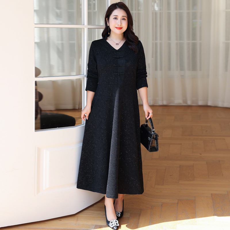 Női kínai stílusú V-nyakú csipkeruha pliszált szoknyával; nylon 70-80%, poliészter legfeljebb 30%