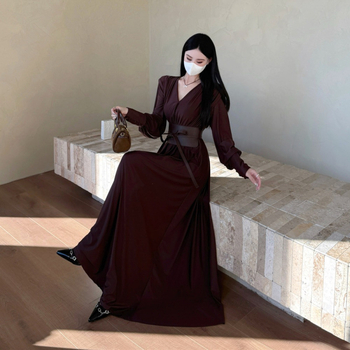 Елегантна рокля с талиев пояс и връзка, V-образно деколте, полиестерна тъкан, дълги ръкави