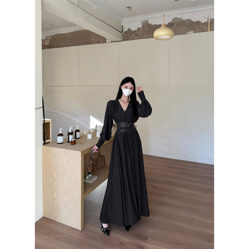 Елегантна рокля с талиев пояс и връзка, V-образно деколте, полиестерна тъкан, дълги ръкави