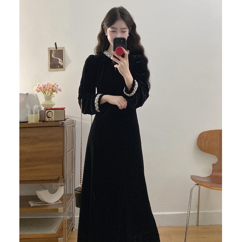 Duga šifon haljina s volanom suknje, kapuljačom, lotus list ovratnik i fenirske rukave, književno-retro stil