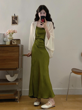 Rochie lungă cu bretele, set din două piese, croială A-line, talie înaltă, mâneci lungi, material spandex