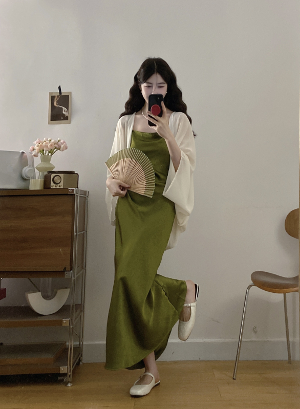 Rochie lungă cu bretele, set din două piese, croială A-line, talie înaltă, mâneci lungi, material spandex