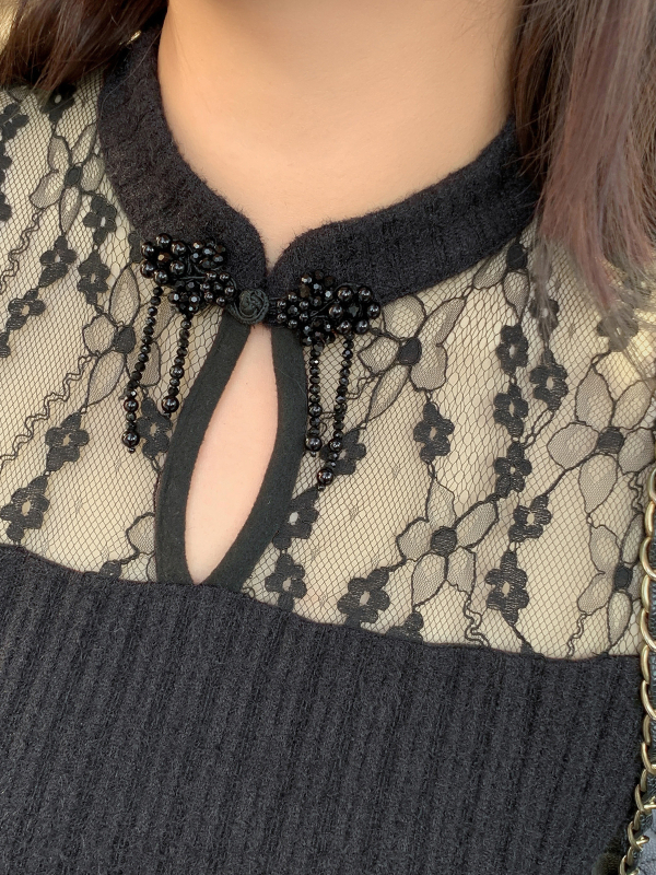 Női téli csipkés ruha, 80–90% poliészter, spandex keverék, puffos ujjú, álló gallér.