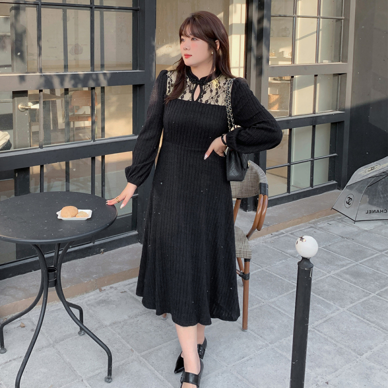 Női téli csipkés ruha, 80–90% poliészter, spandex keverék, puffos ujjú, álló gallér.