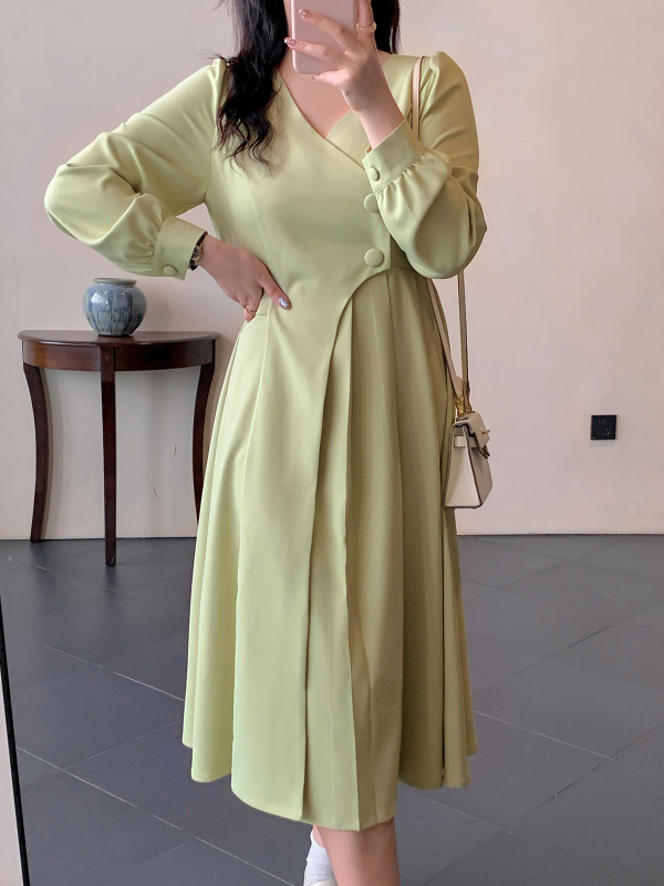 Haljina za plus-size s V-izrezom, naglašena linija struka, asimetričan dizajn, duga A-linija haljina, puf rukavi