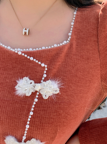 Duga haljina od Sol velura, kvadratni ovratnik, francuski retro stil, poliester-spandeks smjesa, dugi puff rukavi