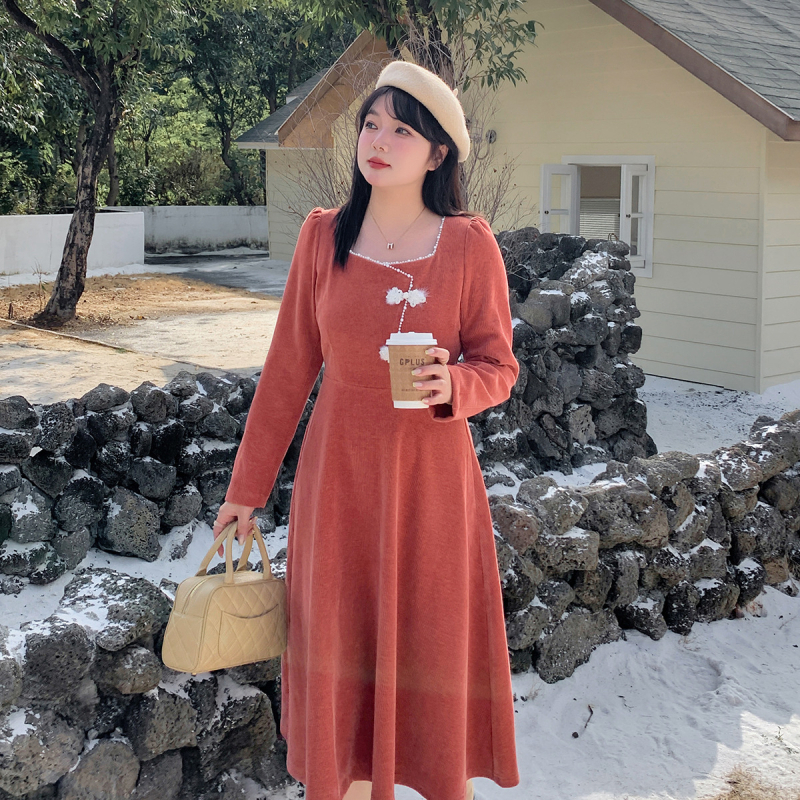 Duga haljina od Sol velura, kvadratni ovratnik, francuski retro stil, poliester-spandeks smjesa, dugi puff rukavi