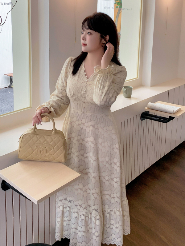 Haljina od čipke, V-izrez, naborasti rukavi, duga A-linijska suknja, proljeće 2025