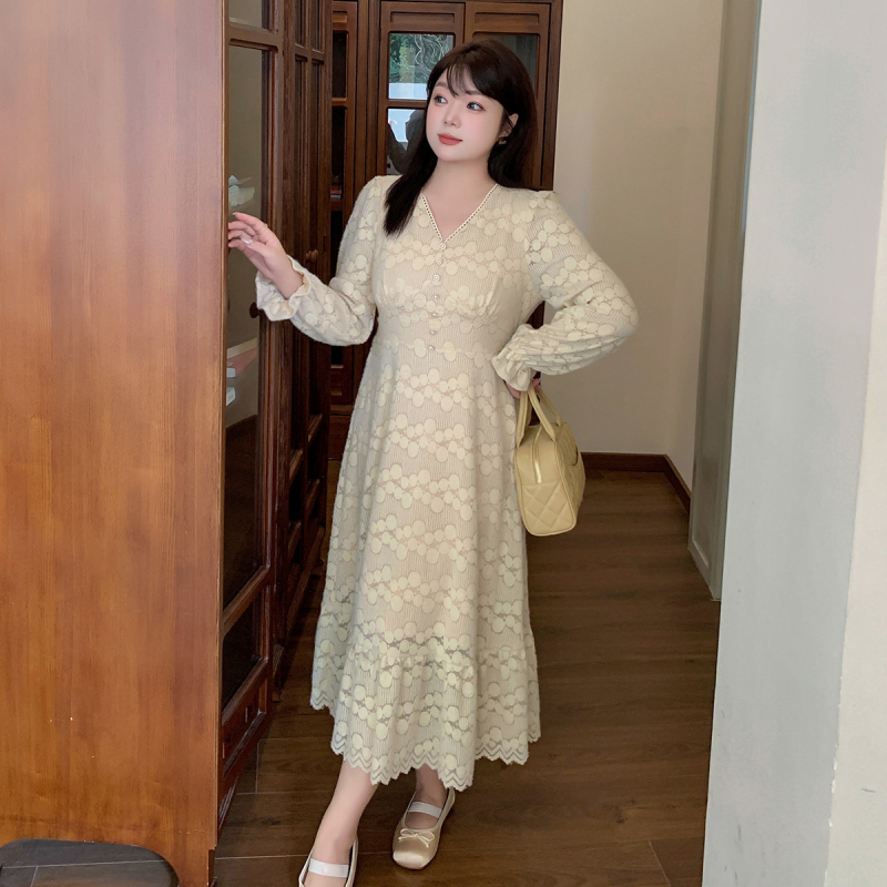 Haljina od čipke, V-izrez, naborasti rukavi, duga A-linijska suknja, proljeće 2025