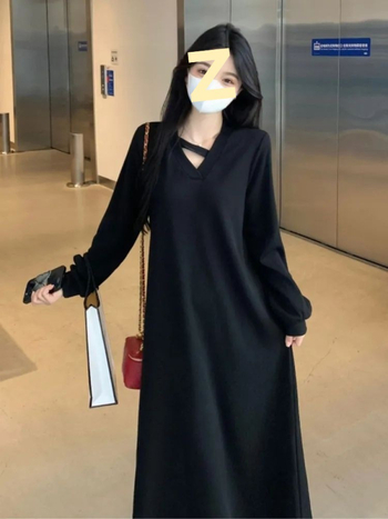 Sweatshirt haljina s V-izrezom, dugi rukavi, duga suknja, srednji pojas, proljeće 2025, kineski retro stil