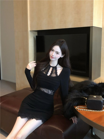 Φόρεμα με δαντελωτά πάνελ, λαιμόκοψη σε σχήμα U, μακριά μανίκια, ύφασμα πολυεστερικό, κοντή φούστα σε γραμμή ισχίων