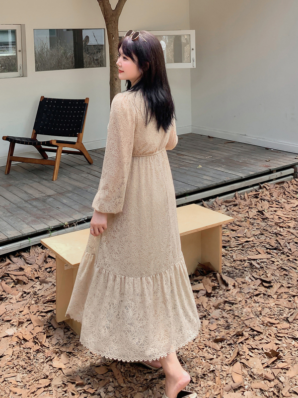 A-vonalú csipkés ruha V-nyakú, nylon keverék, puffos ujjak