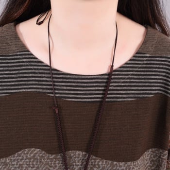 Női ruha csíkos pamut-len anyagból, kerek nyakú, hosszú ujjú, középméretű hosszúságú