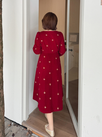 Haljina s dugom suknjom, frančuski stil, Velveteen embroidery materijal, poliester-elastan mješavina, puff rukav, kvadratni ovratnik, zimska 2025