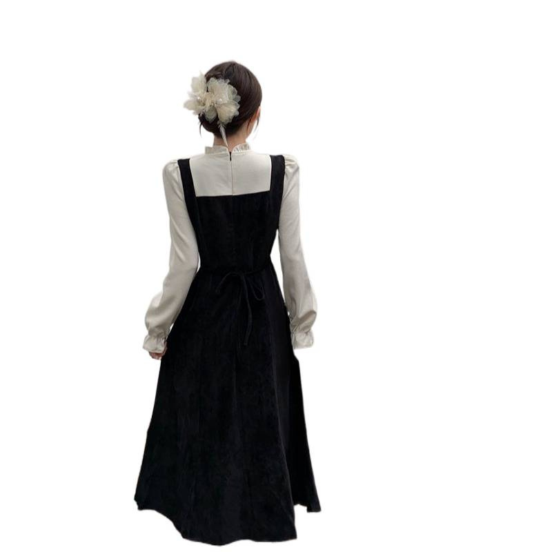 Őszi-téli francia retro stílusú ruha, látszólag két részes megjelenéssel, fodros gallér, viszkóz anyag