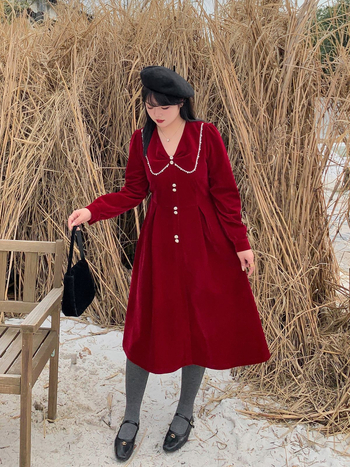 Haljina jednobojna, najlon, francuski stil, V-izrez