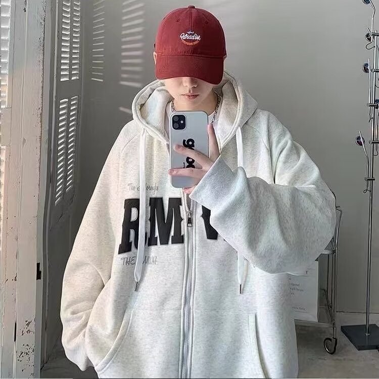 Muški hoodie s kapuljom, Slim fit, 96% poliester, prednji zip, džepovi s patchom