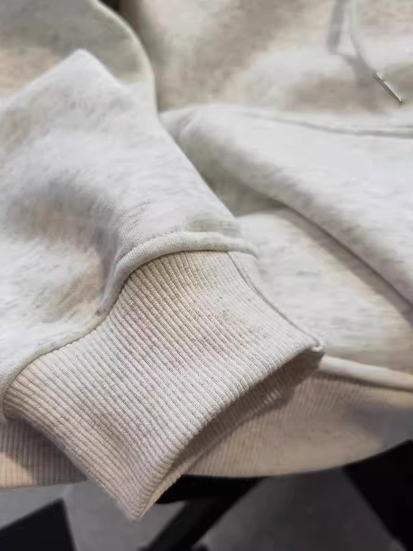 Hoodie od flisa s kapuljom | cartoon otisak | džepovi s patch | opušten kroj | poliester 96%+
