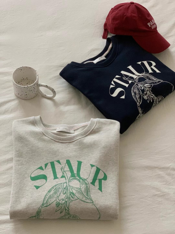 Sweatshirt s korejskim stilom, printom slova i limuna, opuštena silueta, duge rukave, okrugli izrez, pamuk 90–95%.